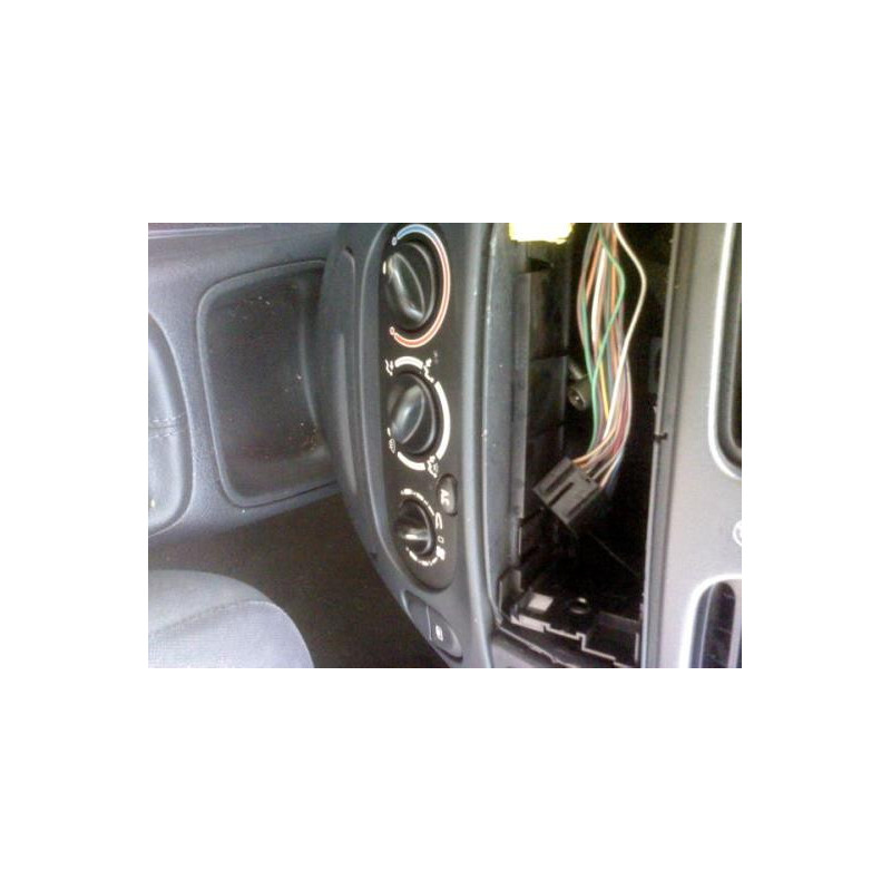 Poignee interieur arriere droit RENAULT MEGANE 1 Photo n°6