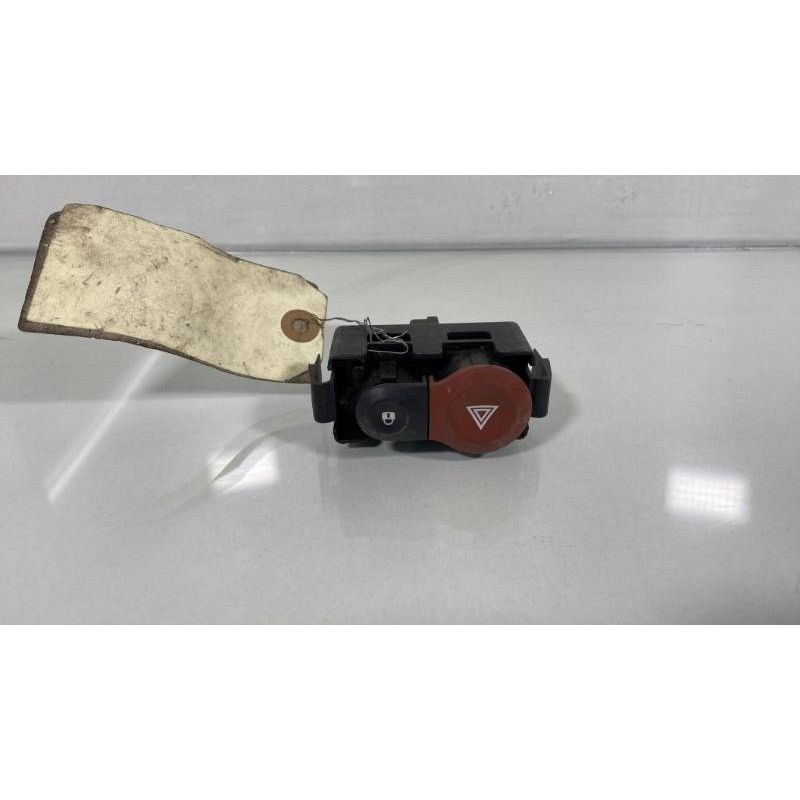 Bouton de warning RENAULT CLIO 3 Photo n°1