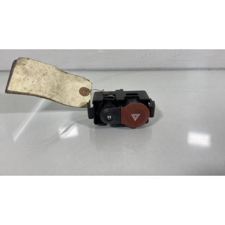 Bouton de warning RENAULT CLIO 3 Photo n°1