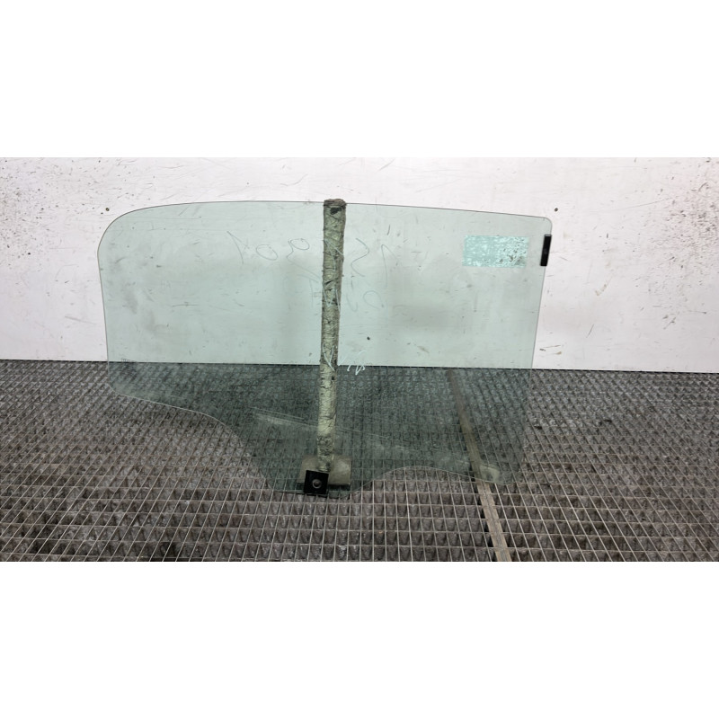 Vitre arriere gauche FIAT GRANDE PUNTO Photo n°4