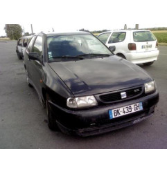 Vitre avant gauche SEAT CORDOBA 1