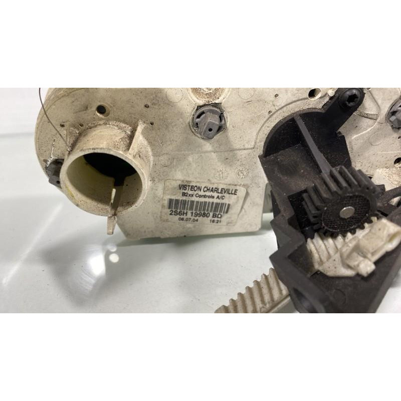 Commande chauffage FORD FIESTA 5 Photo n°3