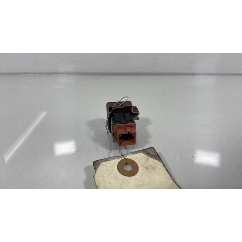 Bouton de warning CITROEN C4 1 Photo n°3