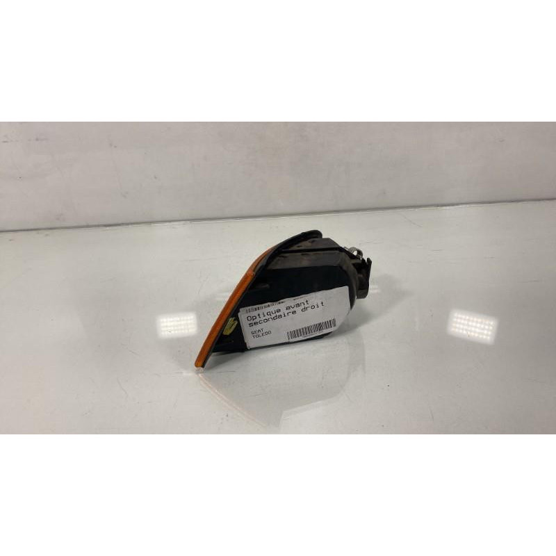 Optique avant secondaire droit (feux)(clignotant) SEAT TOLEDO 3 Photo n°2