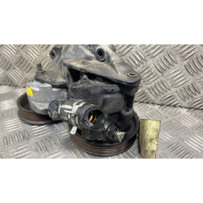 Pompe de direction FORD FIESTA 4 Photo n°2