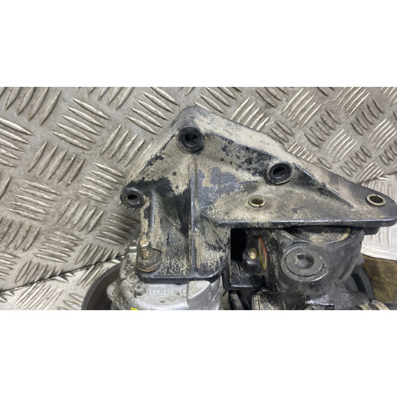 Pompe de direction FORD FIESTA 4 Photo n°3