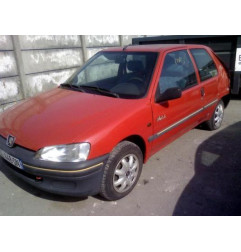 Pare choc avant PEUGEOT 106