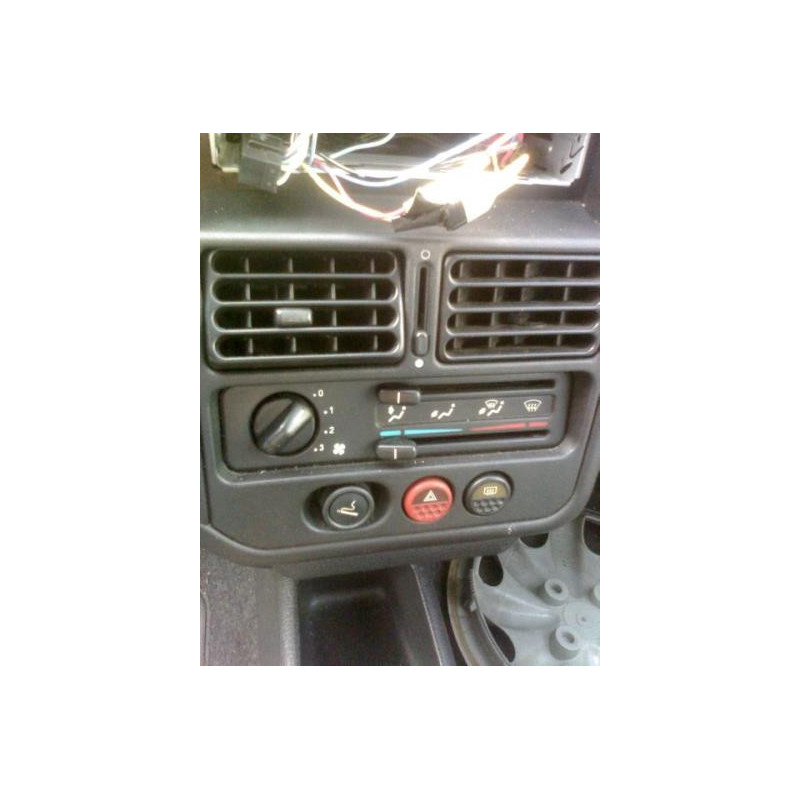 Pare choc avant PEUGEOT 106 Photo n°12