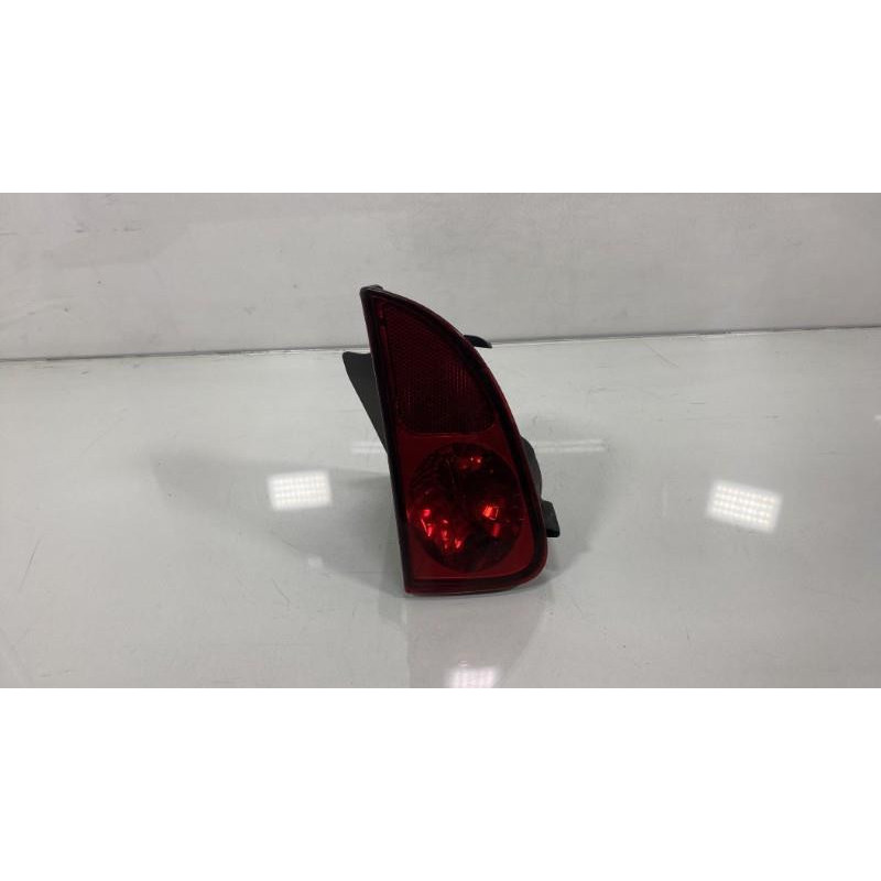 Anti brouillard arriere gauche RENAULT GRAND ESPACE 4 Photo n°1