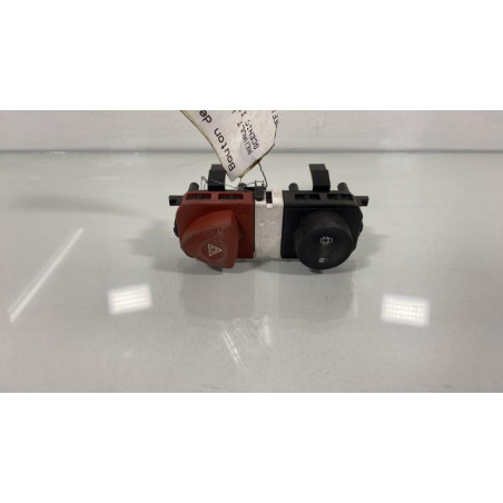 Bouton de warning RENAULT GRAND SCENIC 2 Photo n°1