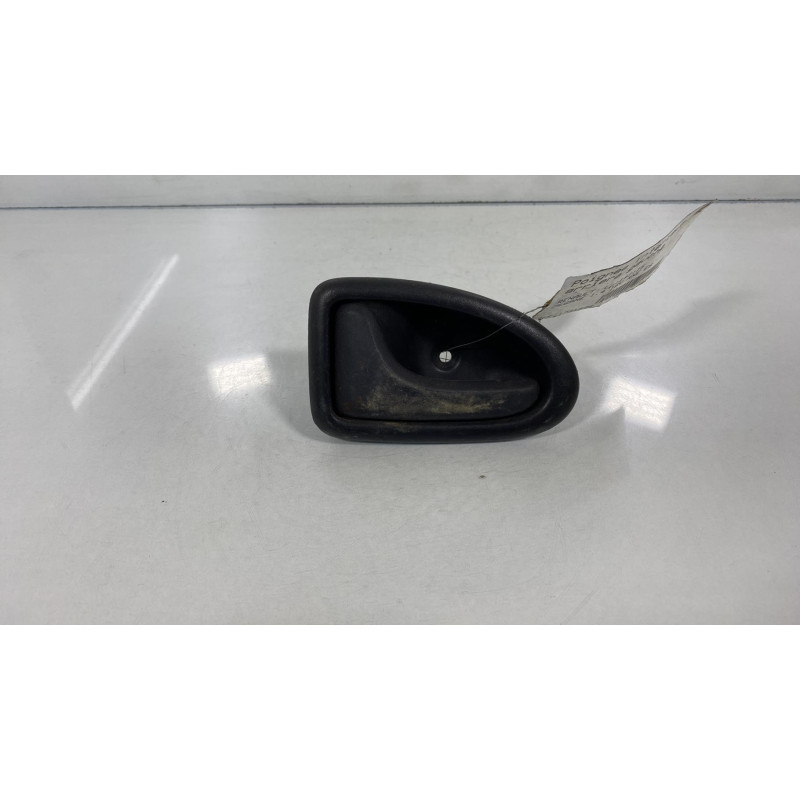 Poignee interieur arriere gauche RENAULT MEGANE 1 Photo n°1
