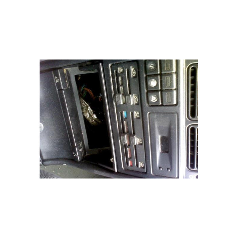 Malle/Hayon arriere PEUGEOT 405 Photo n°6