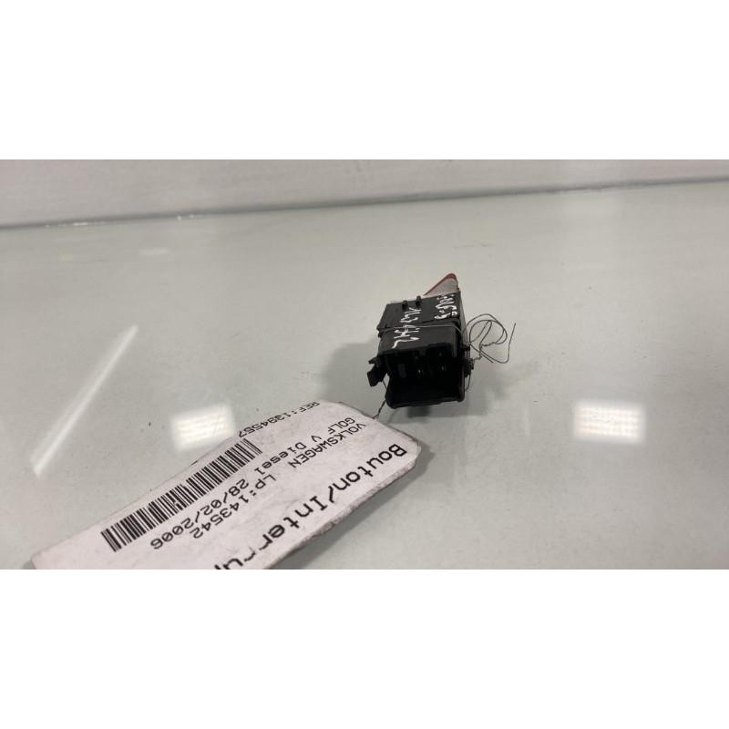 Bouton de warning VOLKSWAGEN GOLF 5 Photo n°3