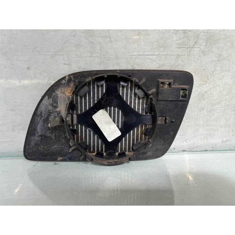 Glace retroviseur droit VOLKSWAGEN POLO 4 Photo n°1