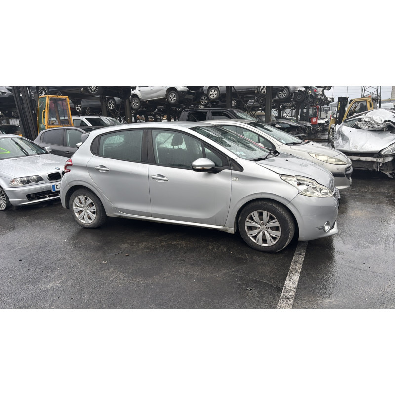 Custode avant gauche (porte) PEUGEOT 208 1 Photo n°4
