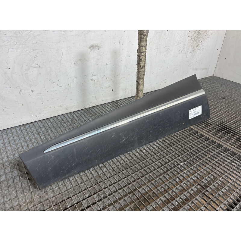Baguette de porte avant gauche RENAULT CAPTUR 1 Photo n°1