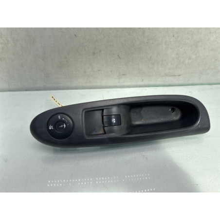 Interrupteur de leve vitre avant droit RENAULT CLIO 2
