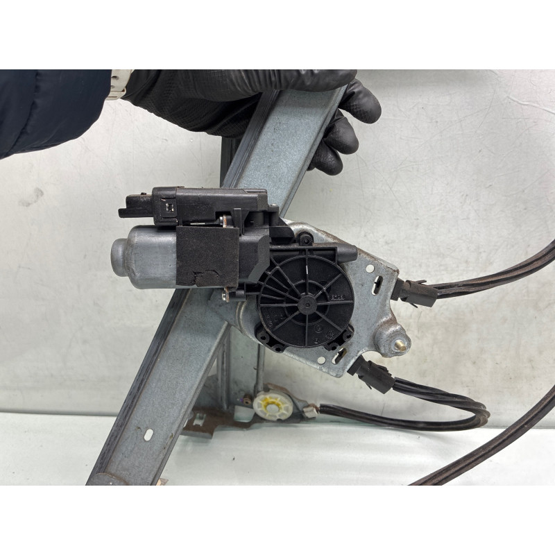 Leve vitre electrique avant droit RENAULT MEGANE 2 Photo n°7