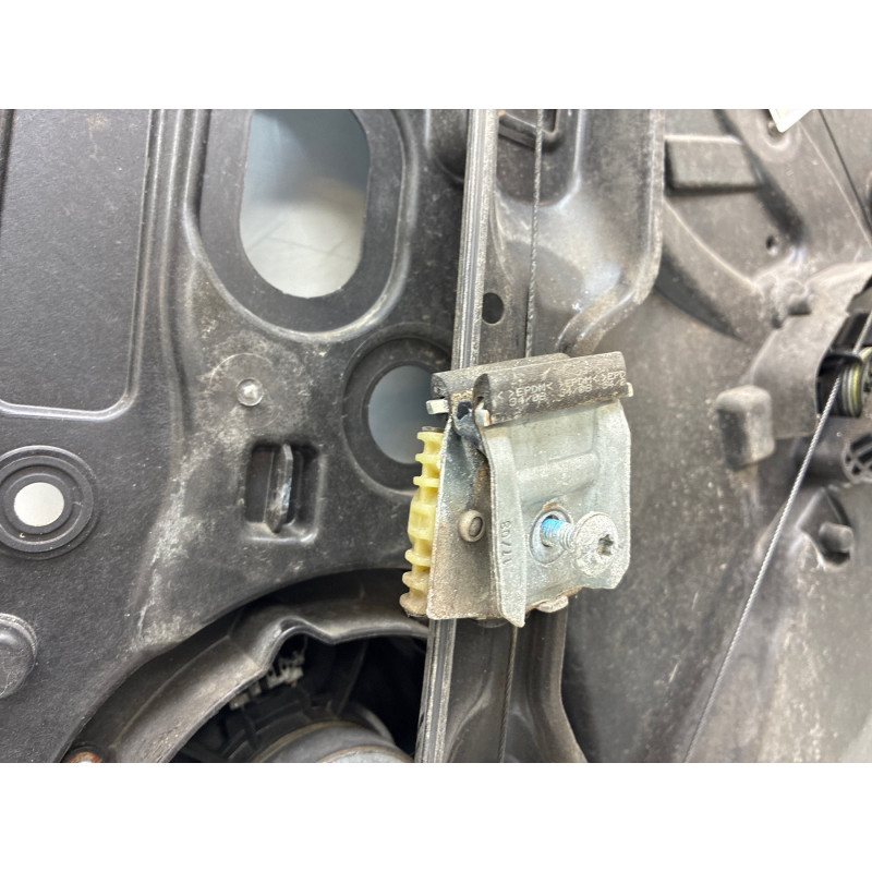 Leve vitre electrique avant gauche VOLKSWAGEN GOLF 6 Photo n°4