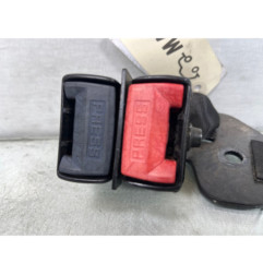 Attache ceinture arriere gauche RENAULT CLIO 2