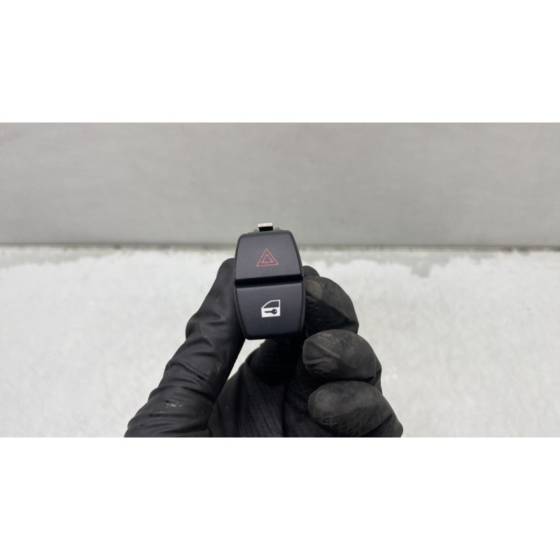 Bouton de warning BMW SERIE 5 F11 Photo n°4