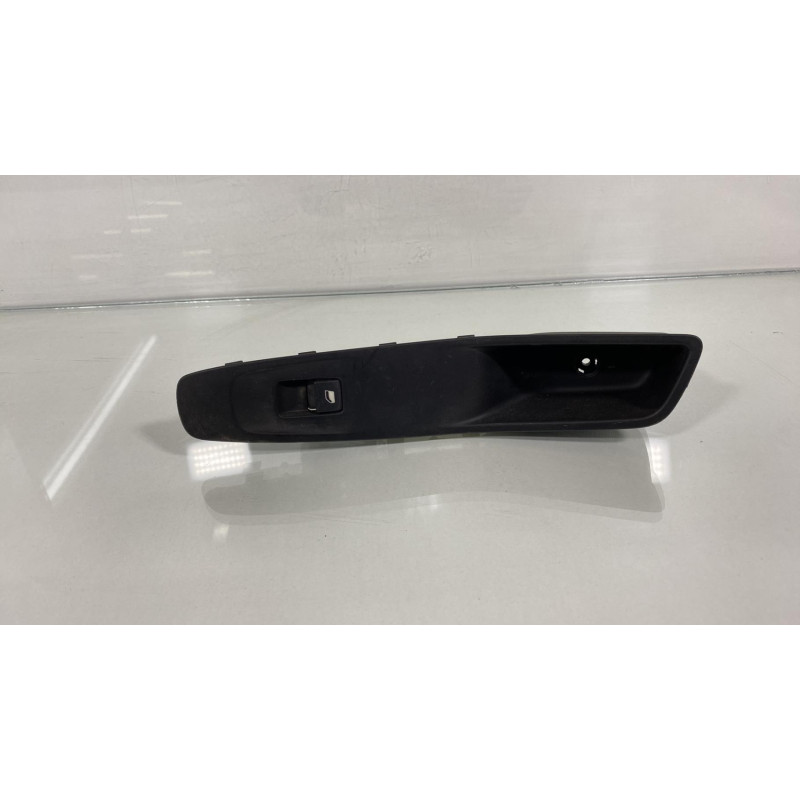 Interrupteur de leve vitre arriere gauche OPEL GRANDLAND X 1 Photo n°1