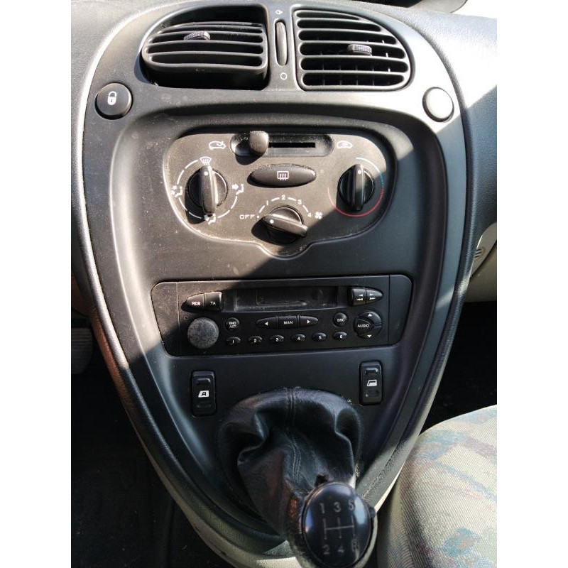 Moteur CITROEN XSARA PICASSO Photo n°6