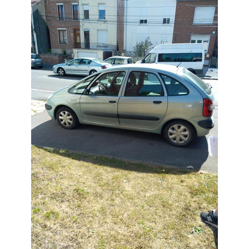 Moteur CITROEN XSARA PICASSO Photo n°10