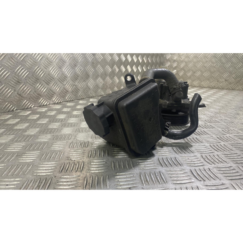 Pompe de direction MERCEDES SPRINTER 2 Photo n°2