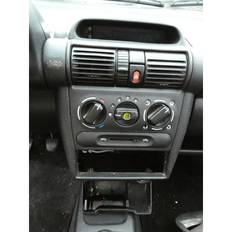 Porte arriere gauche OPEL CORSA B Photo n°7