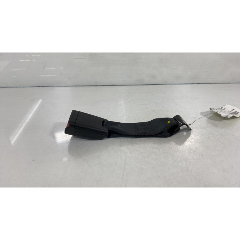 Attache ceinture arriere centrale OPEL AGILA B Photo n°3