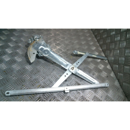 Leve vitre mecanique avant droit OPEL AGILA B