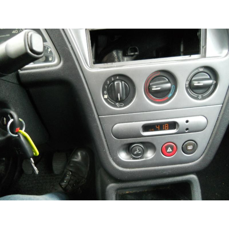 Etrier avant droit (freinage) PEUGEOT 306 Photo n°10