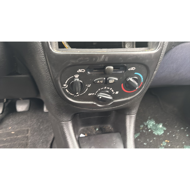 Boitier de prechauffage PEUGEOT 206 Photo n°19