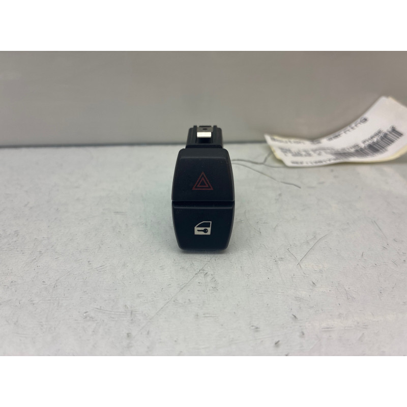 Bouton de warning BMW SERIE 5 F11 Photo n°2