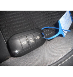 Serrure avant droit PEUGEOT 2008 1