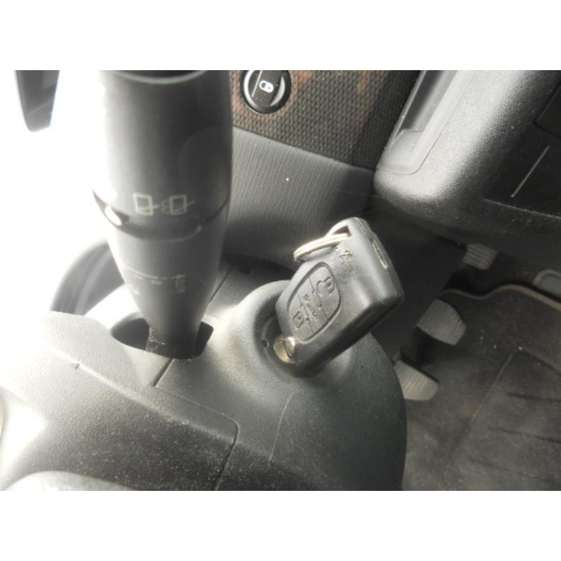 Bouton de warning CITROEN C4 1 Photo n°11
