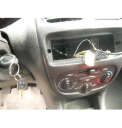 Bras essuie glace avant droit PEUGEOT 206