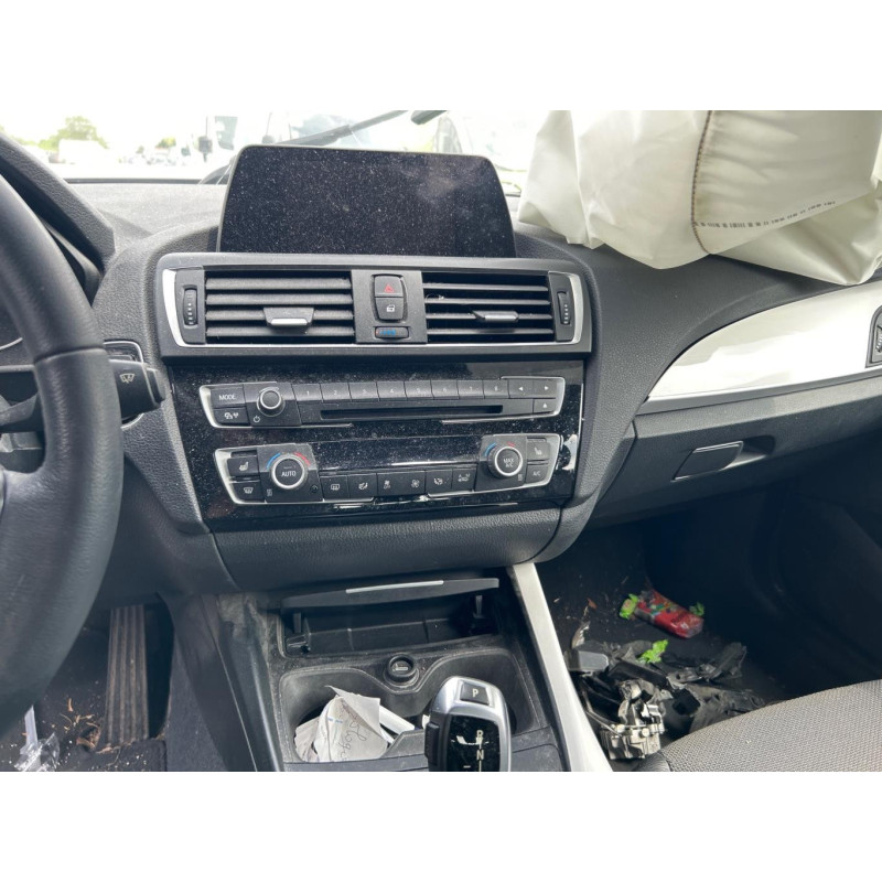 BMW SERIE 1 F20 PHASE 2 120d 2.0D - 16V TURBO Photo n°20