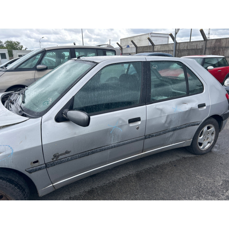 Retroviseur droit PEUGEOT 306 Photo n°10