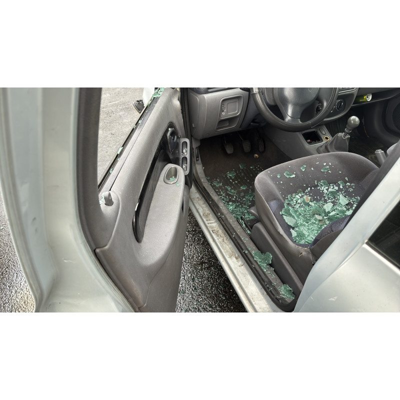 Porte avant droit RENAULT CLIO 2 Photo n°12