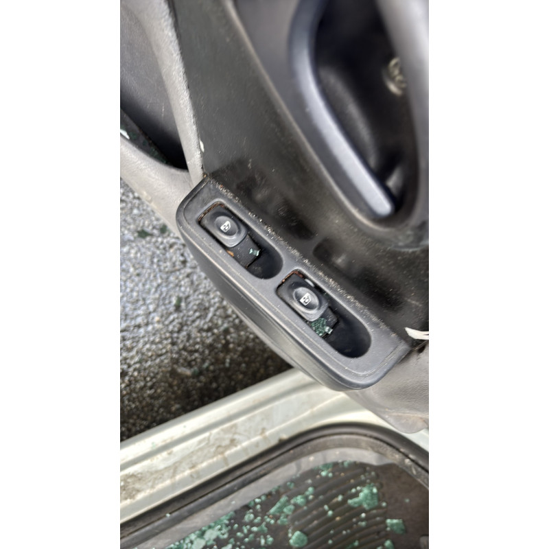 Porte avant droit RENAULT CLIO 2 Photo n°14