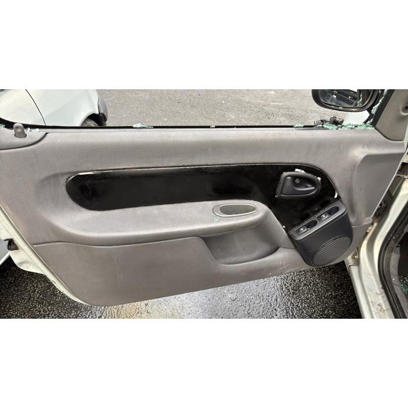 Porte avant gauche RENAULT CLIO 2 Photo n°16