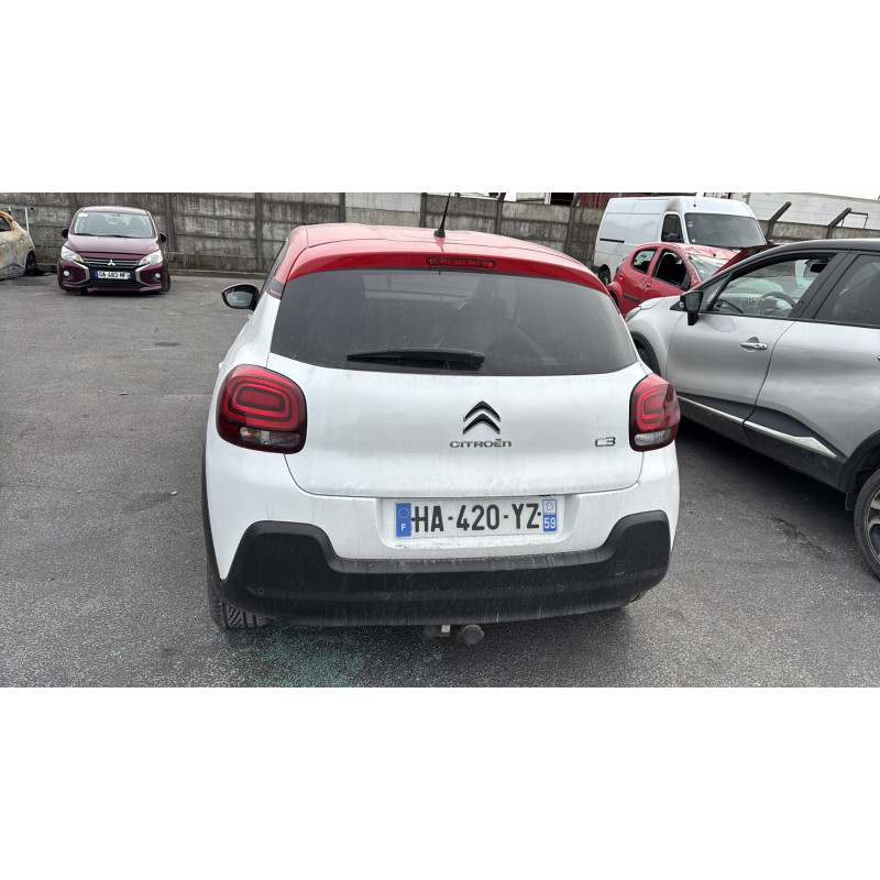 Feu arriere stop central CITROEN C3 3 Photo n°9
