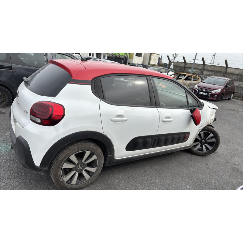 Feu arriere stop central CITROEN C3 3 Photo n°11