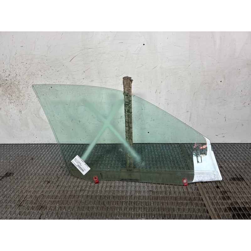 Vitre avant gauche BMW SERIE 3 E46 Photo n°1