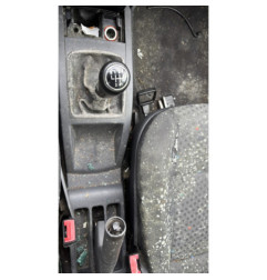 Vitre avant droit VOLKSWAGEN POLO 4