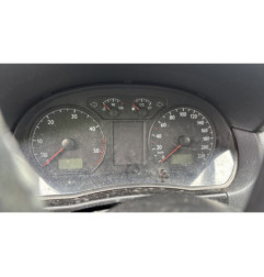 Vitre avant droit VOLKSWAGEN POLO 4