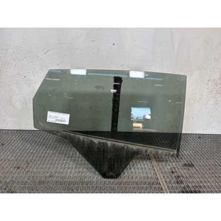 Vitre arriere droit FORD FIESTA 7