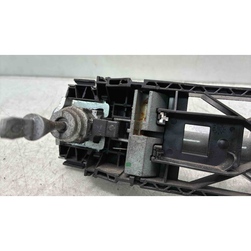 Poignee porte avant gauche VOLKSWAGEN POLO 6 Photo n°4